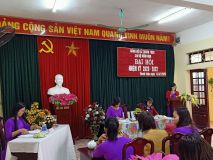 Bí thư chị bộ đọc diễn văn khai mạc đại hội